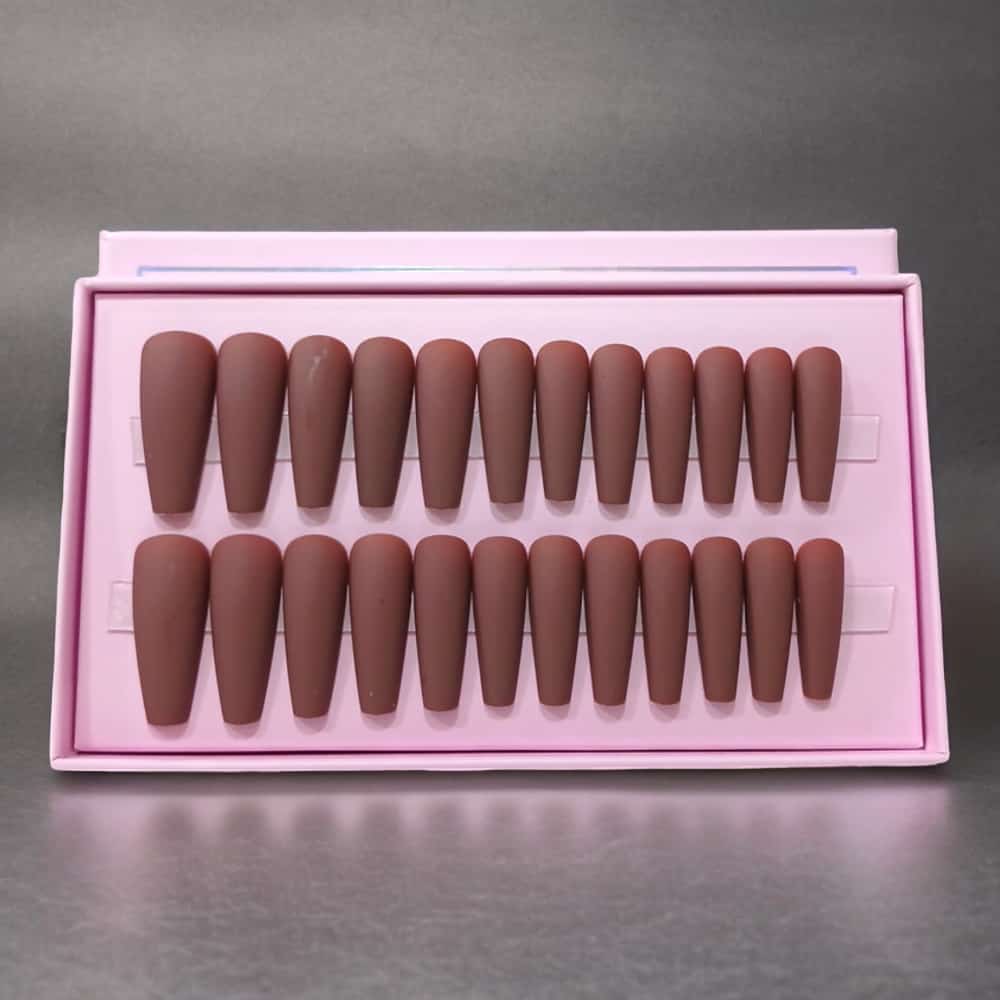 24pcs O.two.o Brown Matte Nails With Accessories
